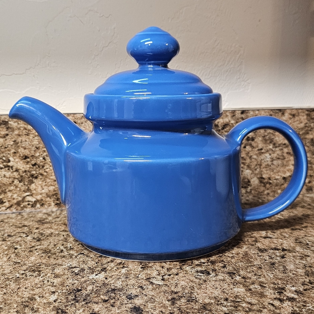 Waechtersbach blue Teapot and Lid Made in Germany